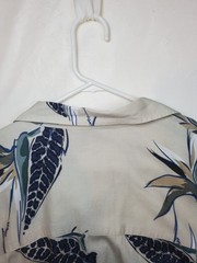 Bamboo Cay Men’s Hawaiian Floral Button up 100% Rayon L Short sleeve Shirt
