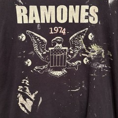 Vintage The Ramones Distressed Punk Rock Rock And Roll Band T-Shirt Size Large