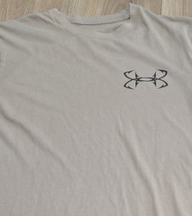 Under Armour Robotic Bass Printed T-Shirt Mens Sz Medium, Khaki, Lightweight