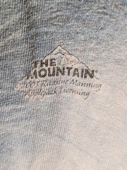 Vintage 2003 The Mountain Tiger Animal Nature Big Cat Blue Medium T-Shirt