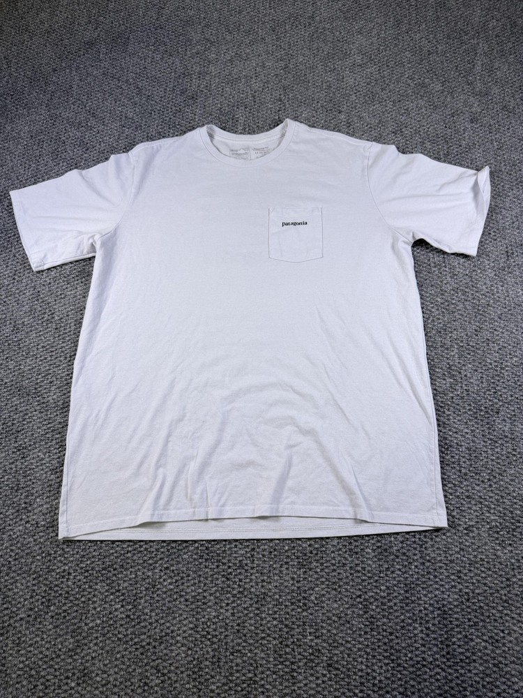 Patagonia Shirt Mens XL White Mountain Logo Graphic Pocket Tee Regular Fit