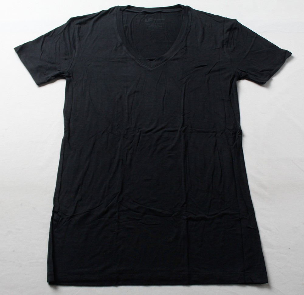 Underfit Men’s Soft Anti-Odor V-Neck Undershirt DH3 Black Large NWT