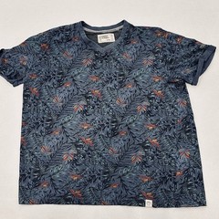 Free Planet Shirt Short Sleeve V-Neck T-shirt With Flowers Mens Size Large