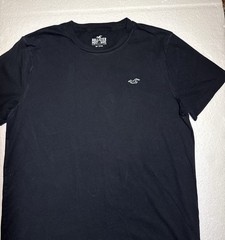 Hollister Men Must Have Collection T-Shirt. Black With Embroidered Logo. Size M
