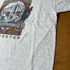 Lot 2 – Vintage 90s Seattle Washington Space Needle Rainer moon T-Shirt USA XL