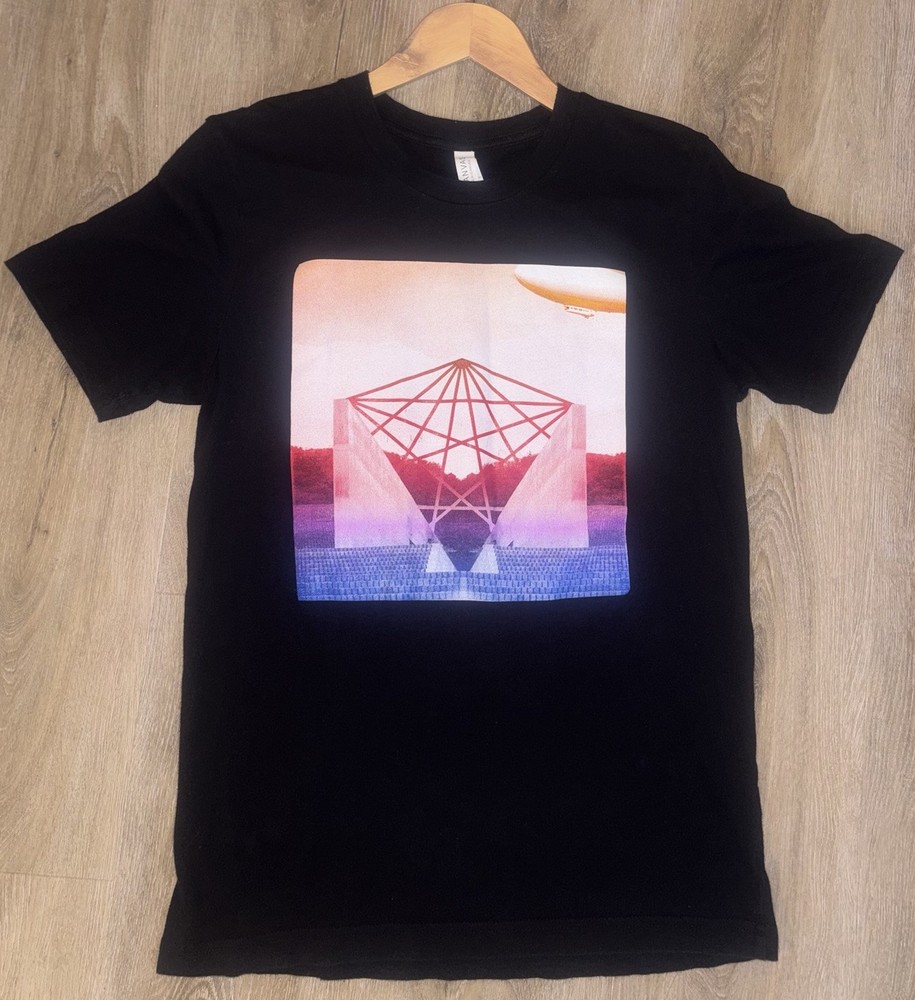 Bella + Canvas Graphic Print T Shirt Men’s Small Retro Geometric Diamond Pattern