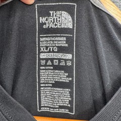 The North Face Classic Fit Graphic Tee Mens XL Black Long Sleeve Outdoor