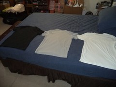BUNDLE LOT OF 3 MEN’S MEDIUM EXPRESS NYC T-SHIRTS 2 CREW & 1 V-NECK TEE LOYALTY