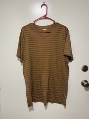 Old Navy men’s Shirt Large Striped Short Sleeves Pre-owned XL Soft Washed