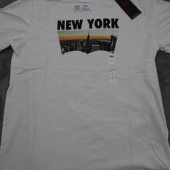 Levi Strauss Shirt Mens L White Short Sleeve Crew Neck Graphic Print Cotton Knit