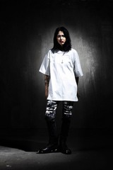ByTheR ProjectR Mens Black White Cross Hand Painted Graphic T-Shirt Loose Fit