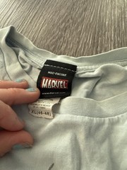 A1010 Vintage Mad Engine Marvel “The Avengers” Retro Graphic Tee!