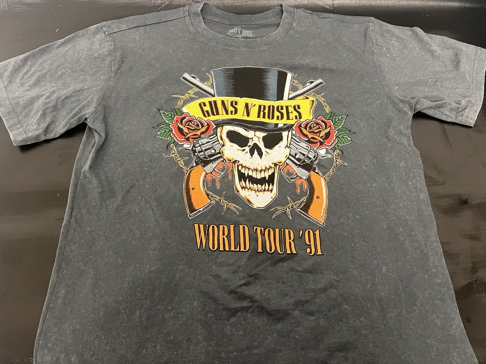GUNS N’ ROSES L Large Concert Tee Shirt USE YOUR ILLUSION Tour Cities 1991 Black