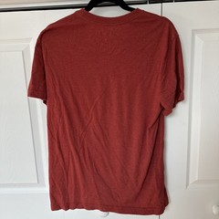 G.H. Bass & Co Mens Locals Only “Wilton Maine” T Shirt Size Large Orange/Red
