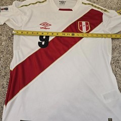 Peru 2018 World Cup Guerrero #9 Umbro Soccer Jersey Size Medium FIFA Patches