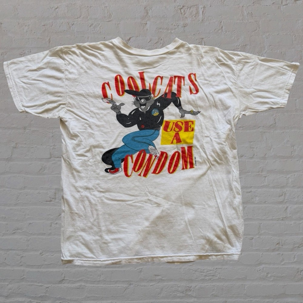 VTG 80’s COOL CATS USE A CONDOM SINGLE STITCHED WHITE T-SHIRT FITS M
