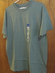 2 Gildan Adult T-Shirts ~ Black and Heather Military Green Size L ~ New