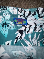Hawaii Blues Hawaiian Shirt Men’s L Aqua White Black Floral Aloha Button Up