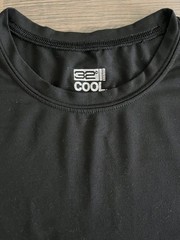 32 Degrees Cool Black Short Sleeve Athletic T Shirt Lightweight Mens Medium