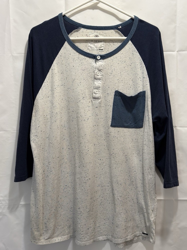 On The Byas Men’s Large Shirt White With Specs Dark Blue Sleeves Pocket Buttons