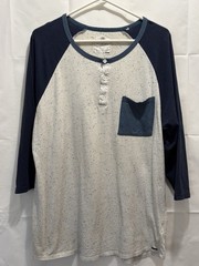 On The Byas Men’s Large Shirt White With Specs Dark Blue Sleeves Pocket Buttons