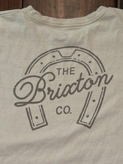 Brixton Mfg. Co. Men’s T-Shirt – Standard Fit – Cream Horseshoe Graphic – L