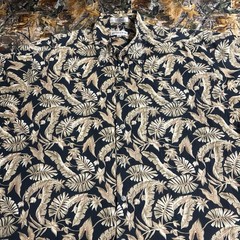 Pierre Cardin Leaf Design Large Shirt.