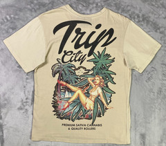 Trip City Graphic T-Shirt Mens Large Cream Retro Pinup Sativa Cannabis Rollers
