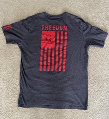 Under Armour Men’s UA Freedom Flag T Shirt Tee Charcoal Medium Heather/Red