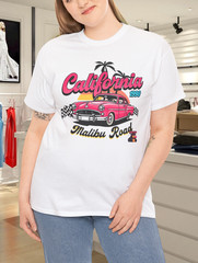 California 1998 Malibu Road Retro Pink Classic Car Sunset Beach T-Shirt
