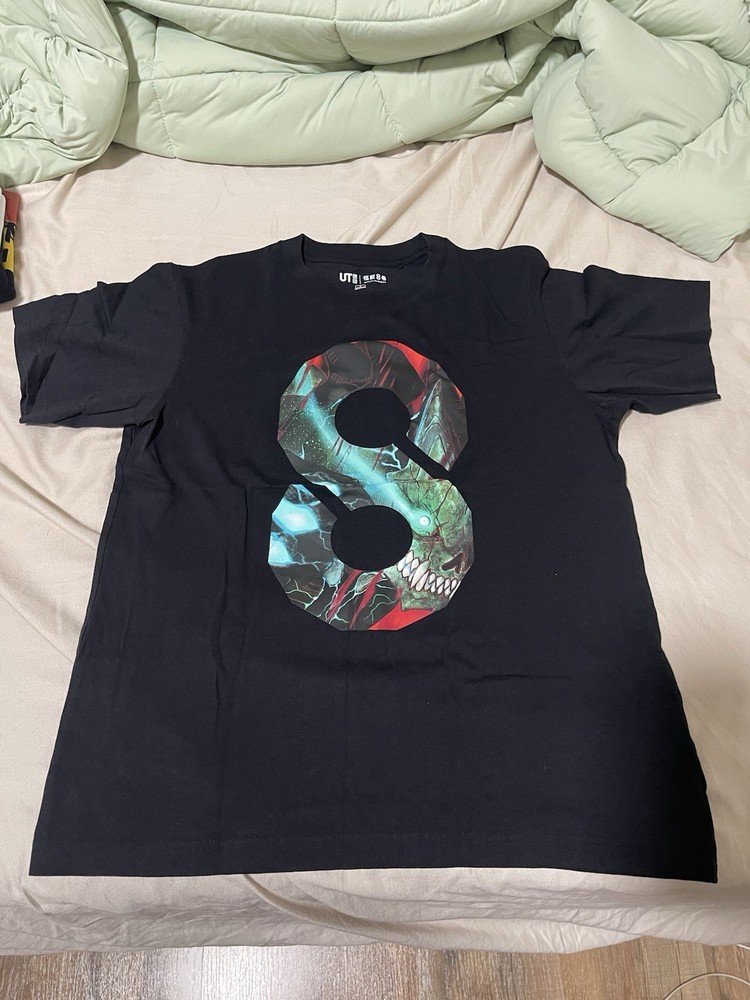 Uniqlo UT Men’s S kaiju no.8 Black Graphic Print Crew Neck Short Sleeve T-Shirt