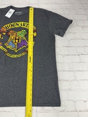 New Universal Studios Wizarding World Harry Potter Hogwarts T-Shirt Men’s Medium