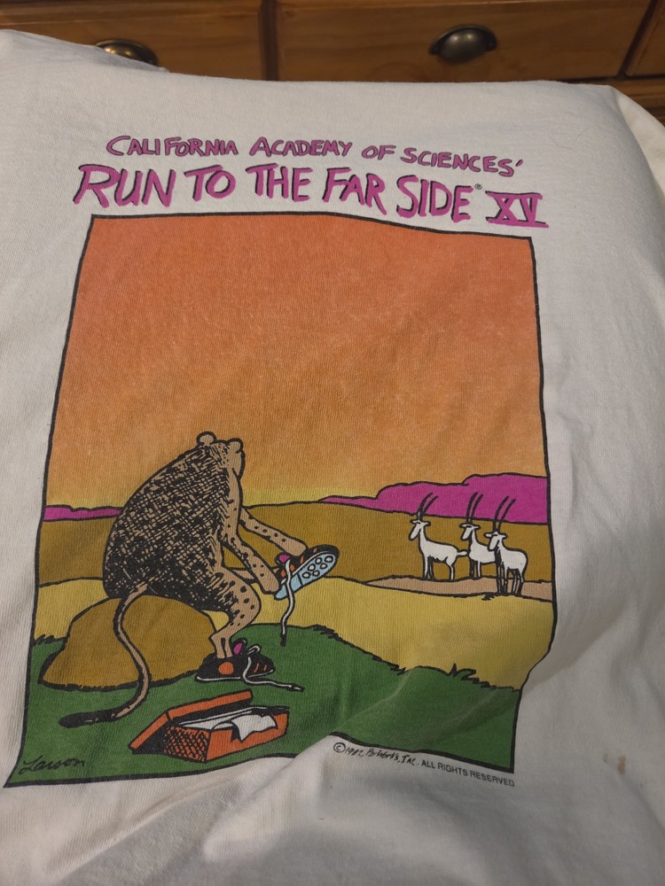 1992 copyrightGary Larson / The Far Side artworkMade in USA Bay Side tag