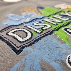 Disneyland Resort Embroidered Surf Team Men’s Shirt Size large Gray Short Sleeve