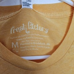 Pittsburgh Tshirt Fresh Factory Gold Size Medium Yinz Run Like Jagoffs