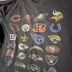 NFL Team Apparel T-Shirt XS Black Mens All Team Logo Distressed Relaxed
