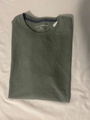 Mens lucky brand green t shirt medium new never warn.