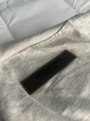 Fear of God ESSENTIALS Mens Light Oatmeal Graphic Crew Neck Cotton T-Shirt S