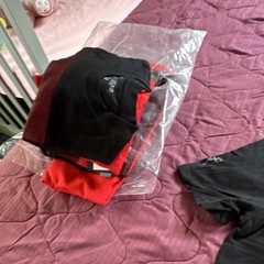 Marc Ecko Cut & Sew Men’s Black/Red Logo Graphic Print Crew Neck T-Shirt