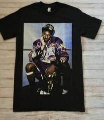 NEW- KOBE BRYANT- CHAMPIONSHIP PHOTO – T-SHIRT