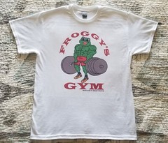 FROGGY’S GYM Workout Bodybuilding Exercise Old School Vintage Logo T-Shirt NEW