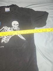 New Variety Jungles T-Shirt Size Medium Skeleton Eyes Falling Out Apathy