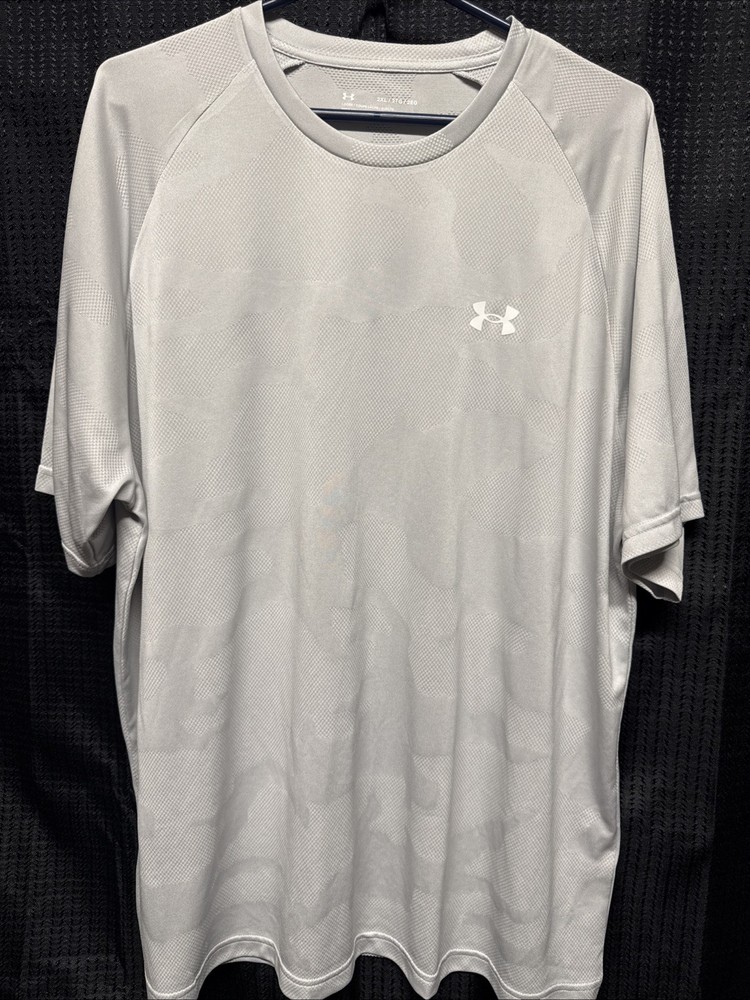 Under Armour 2XL Loose Fit Camo Compression Shirt Gray Short Sleeve Performance