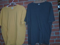 OLD NAVY MENS BLANK TSHIRT LOT OF 2 SIZE XL IN GOOD CONDITIONS