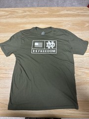 Olive Drab Green Men’s Short Sleeve T-shirt Size Small Notre Dame Under Armor