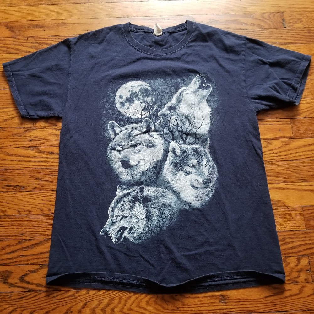 Howling Wolves Moon Graphic T-Shirt Mens M Fruit of the Loom Blue Cotton T-Shirt