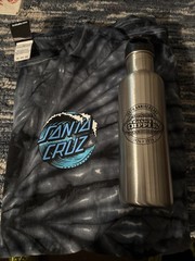 Santa Cruz 2XL T-Shirt With stainless steel 24 Ounce Water Bottle