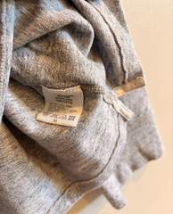 Gilded Age Grey Cotton Knit V-Neck Sweater Made In Japan Size M Excellent