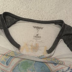 AUTHENTIC Trunk Ltd Van Halen Tour of the World 1984 Raglan Tee Double-Sided S