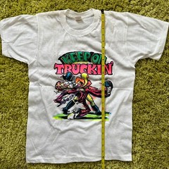 Vintage Keep On Truckin Tee Fruit of the Loom SMALL Paper Thin Single Stitch USA